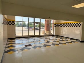 2905 N 15th St, Sheboygan, WI for lease Interior Photo- Image 2 of 7