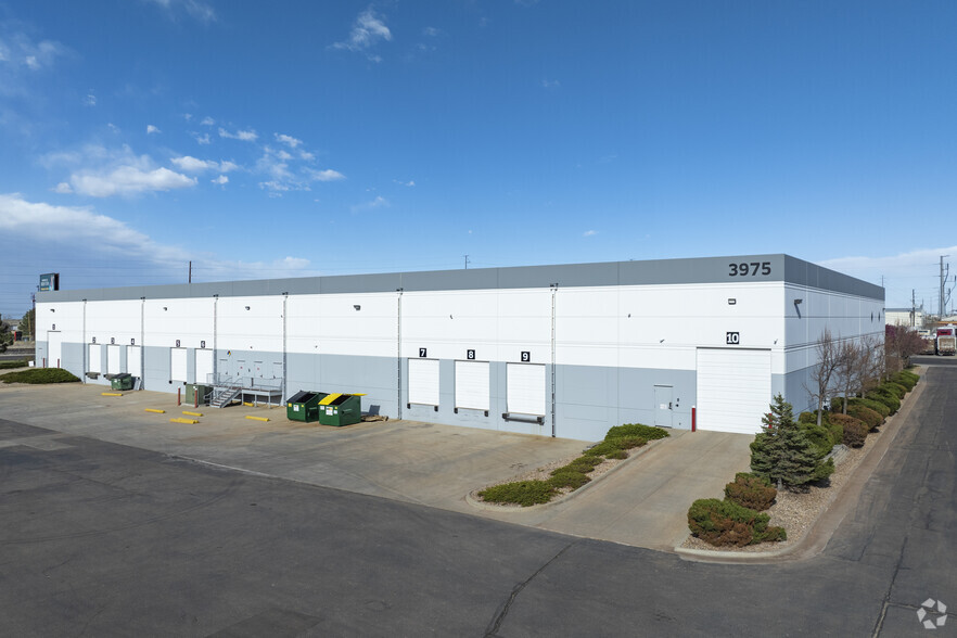 3975 Monaco Pky, Denver, CO for lease - Primary Photo - Image 1 of 8