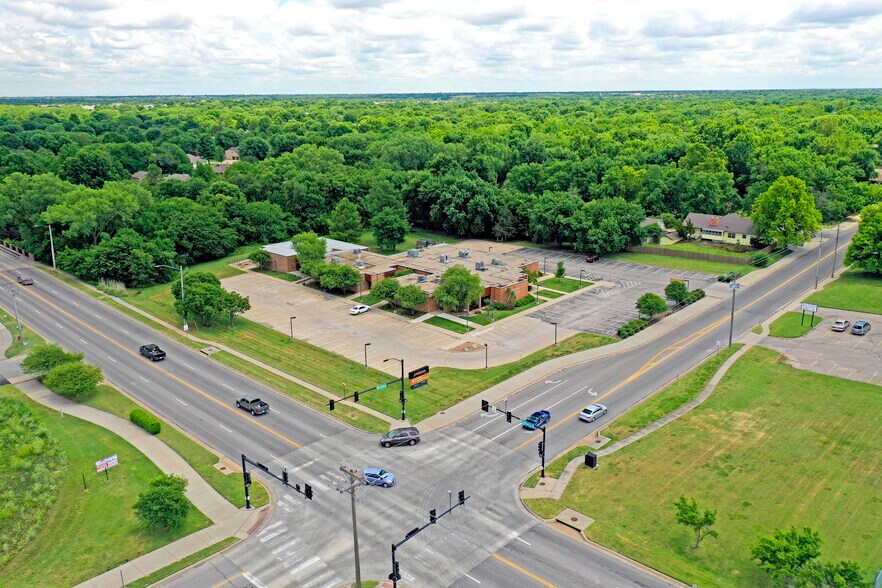 1410 N Woodlawn, Derby, KS 67037