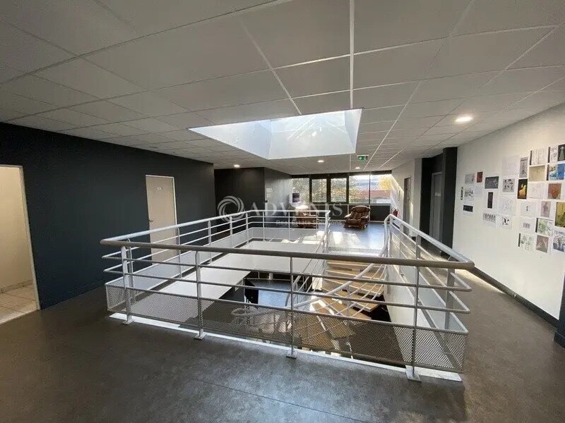 Office in Trappes for lease Interior Photo- Image 1 of 1