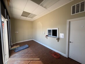 29437 S Frost Rd, Livingston, LA for lease Interior Photo- Image 2 of 3