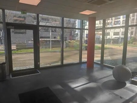 Office in Rouen for lease - Lobby - Image 2 of 3