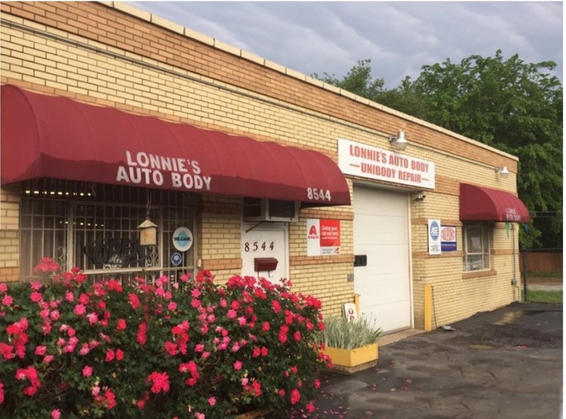 8542 N Broadway, Saint Louis, MO for sale - Building Photo - Image 2 of 9