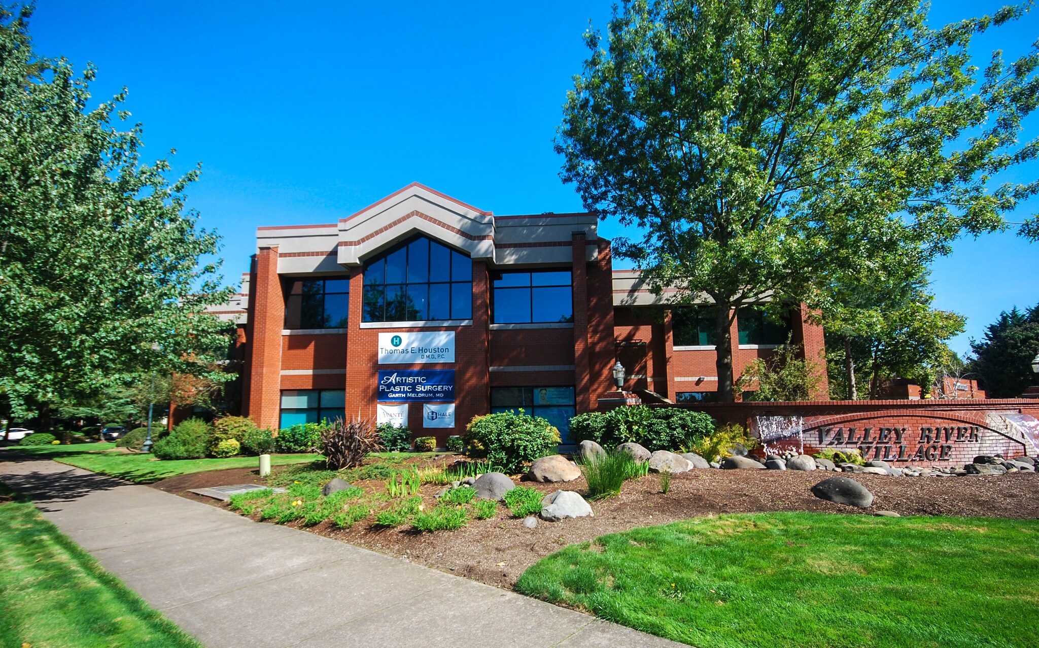 4780 Village Plaza Loop, Eugene, OR for sale Building Photo- Image 1 of 1