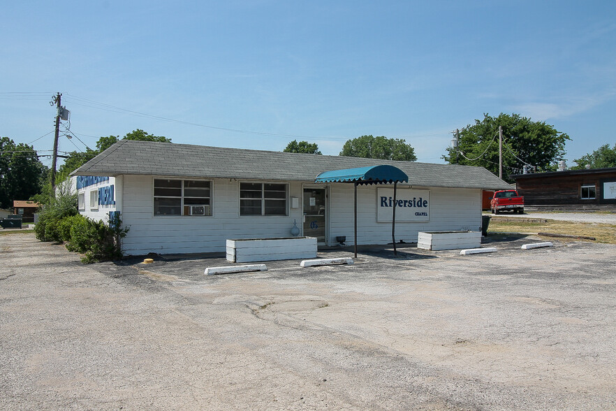 4 W 41st St, Sand Springs, OK for lease - Building Photo - Image 1 of 1