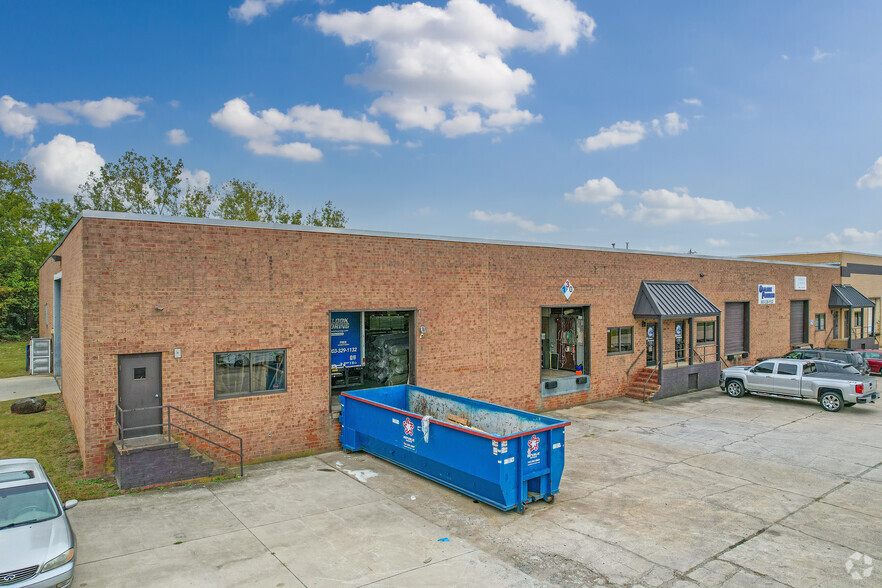 225 Olympic St, Charlotte, NC for lease - Building Photo - Image 1 of 7