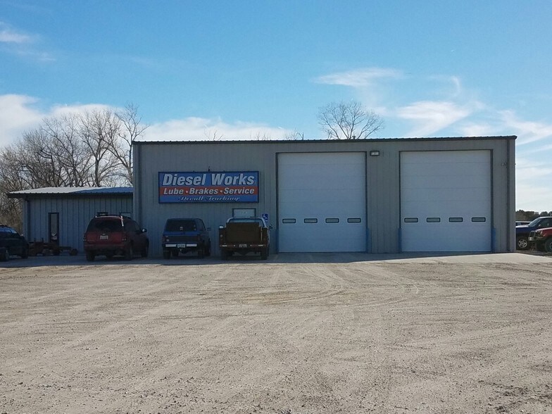 1605 N Shady Bend Rd, Grand Island, NE for sale - Primary Photo - Image 1 of 1