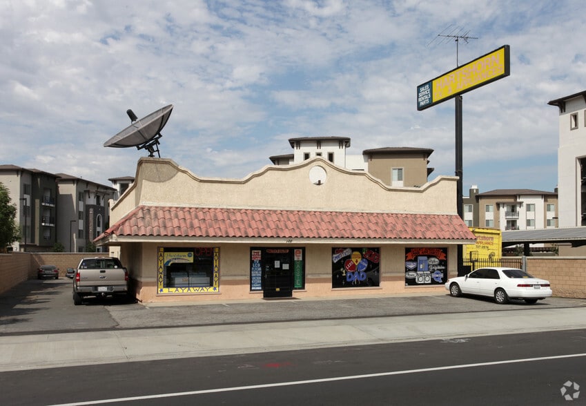 108 River Rd, Corona, CA for sale - Primary Photo - Image 1 of 2