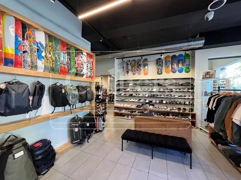 246 Cours Gimon, Salon-de-Provence for sale - Building Photo - Image 3 of 7