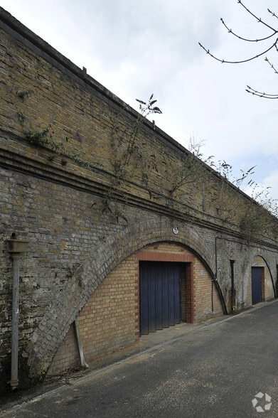 Grove Green Rd, London for lease - Building Photo - Image 3 of 4