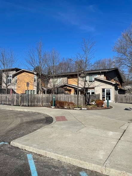 2370 Walton Blvd, Rochester Hills, MI for sale - Building Photo - Image 3 of 14