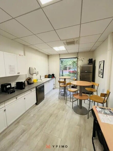 Office in Meudon for lease - Interior Photo - Image 3 of 7