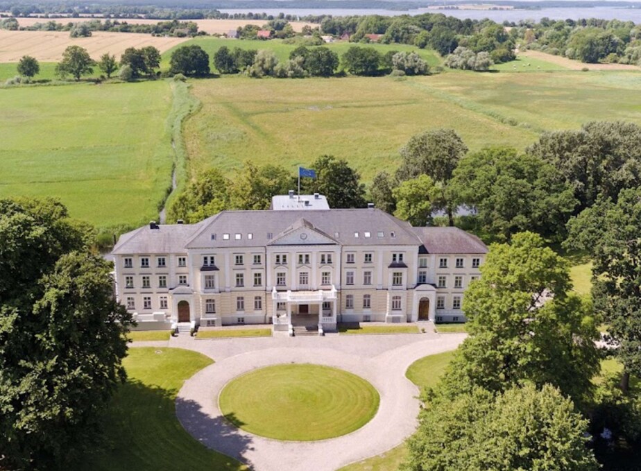 for sale Primary Photo- Image 1 of 8