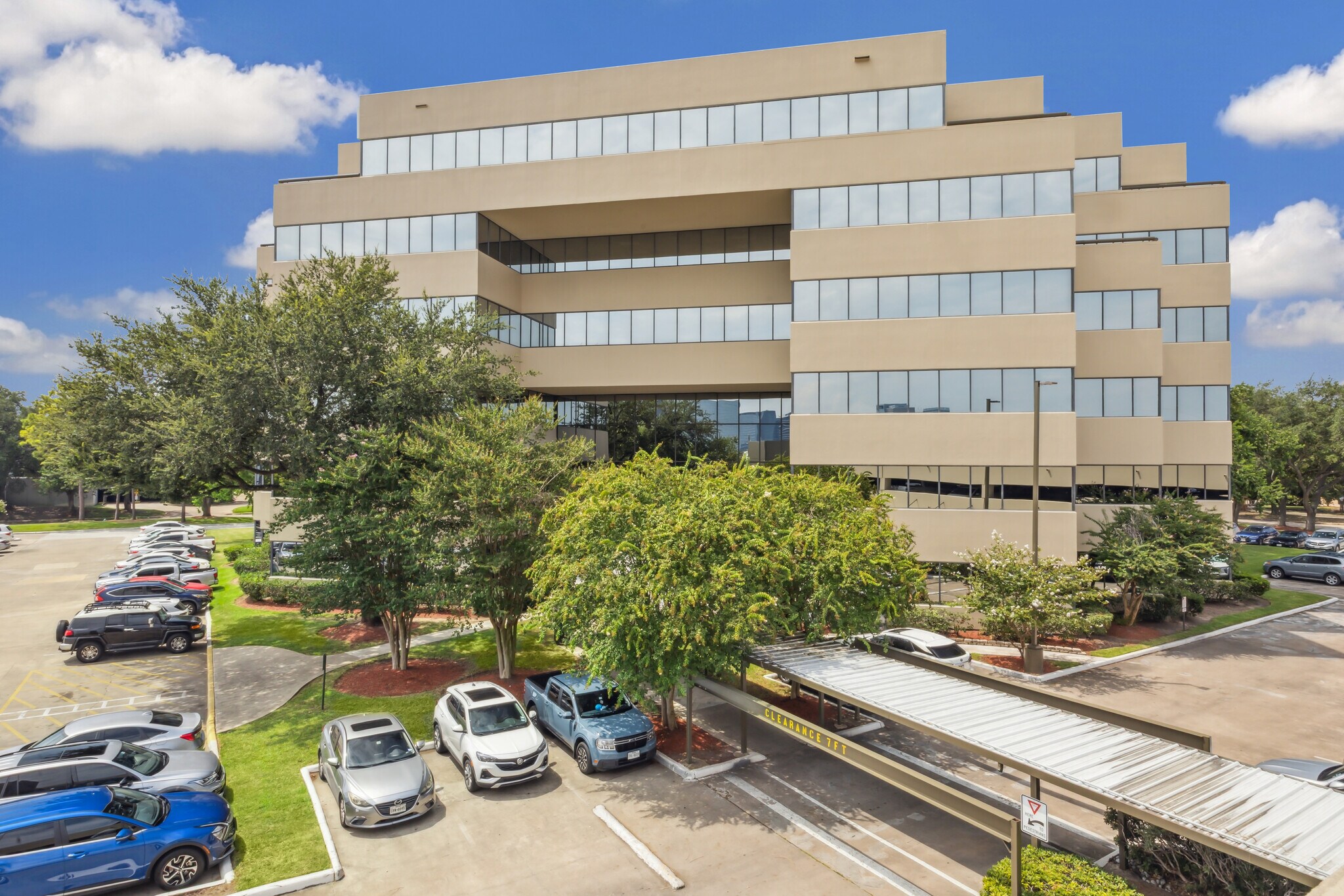 2825 Wilcrest Dr, Houston, TX for lease Building Photo- Image 1 of 8