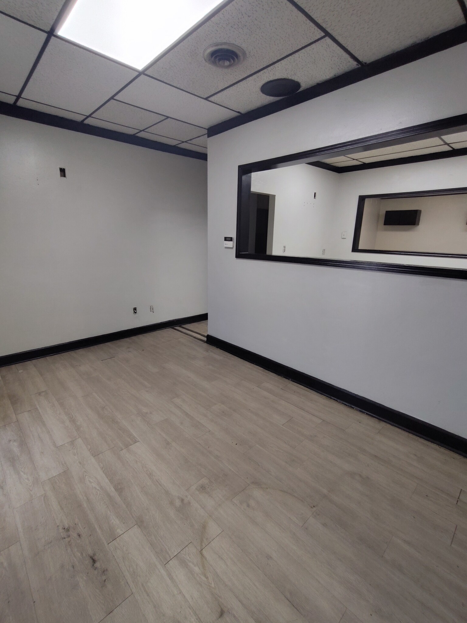 2945 Stone Hogan Connector Rd, Atlanta, GA for lease Interior Photo- Image 1 of 10