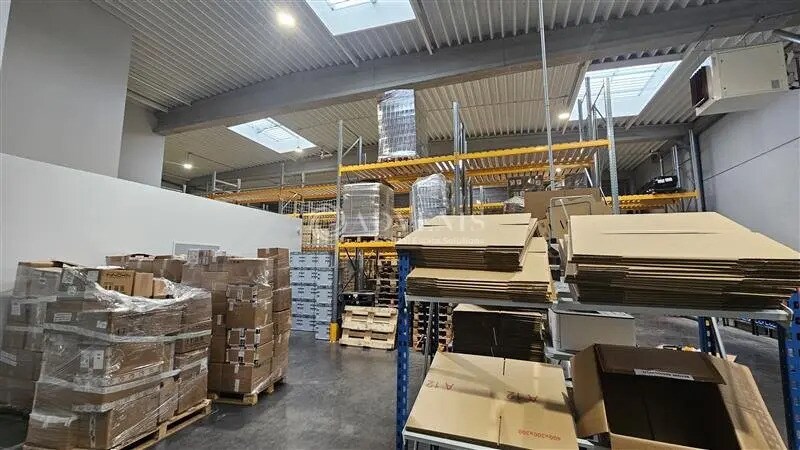 Industrial in Avelin for lease - Interior Photo - Image 3 of 12