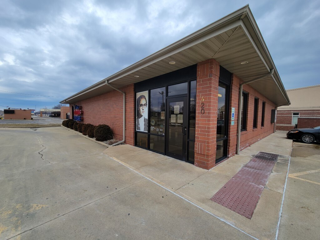 420 Broadway Ave E, Mattoon, IL for sale Building Photo- Image 1 of 1