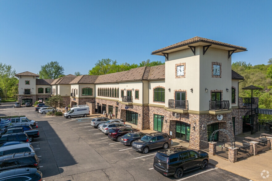 8 E Bridge St, Rockford, MI for lease - Primary Photo - Image 1 of 6