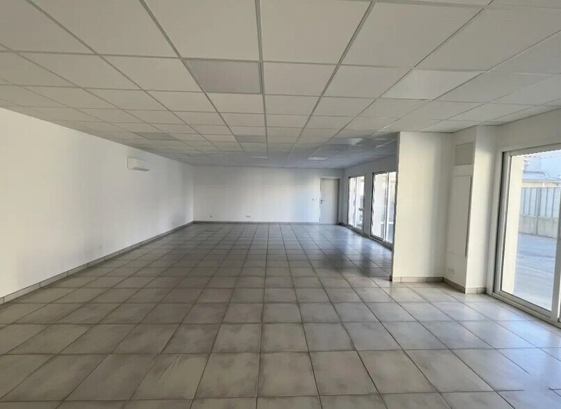Office in Solliès-Pont for lease - Building Photo - Image 1 of 6