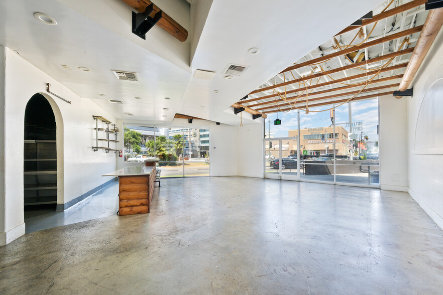 6230-6258 Wilshire Blvd, Los Angeles, CA for lease - Building Photo - Image 2 of 7