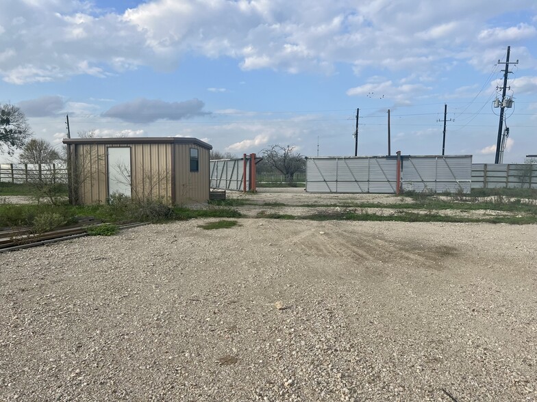 36847 Richard Frey Rd, Hempstead, TX for lease - Building Photo - Image 3 of 18