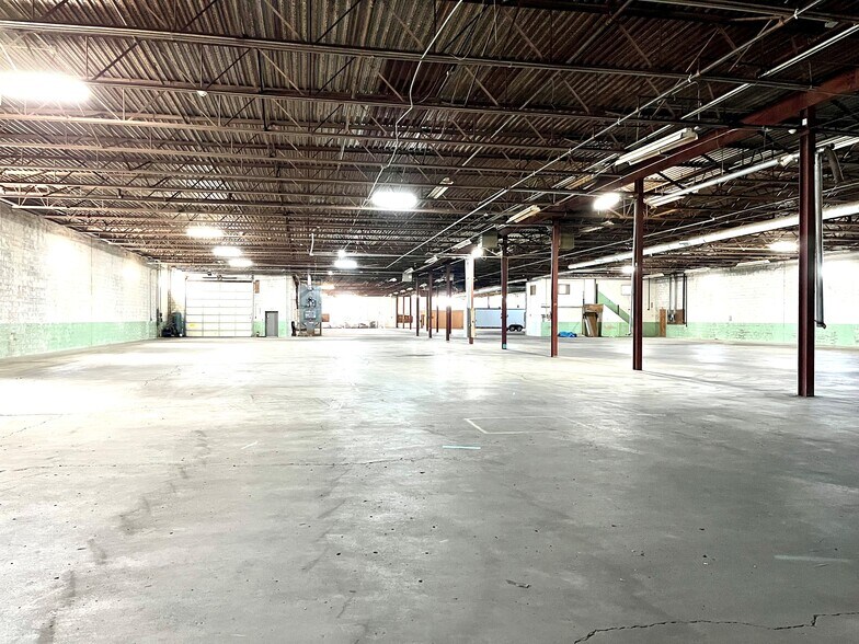 1706 W Lusher, Elkhart, IN 46517 Industrial for Lease