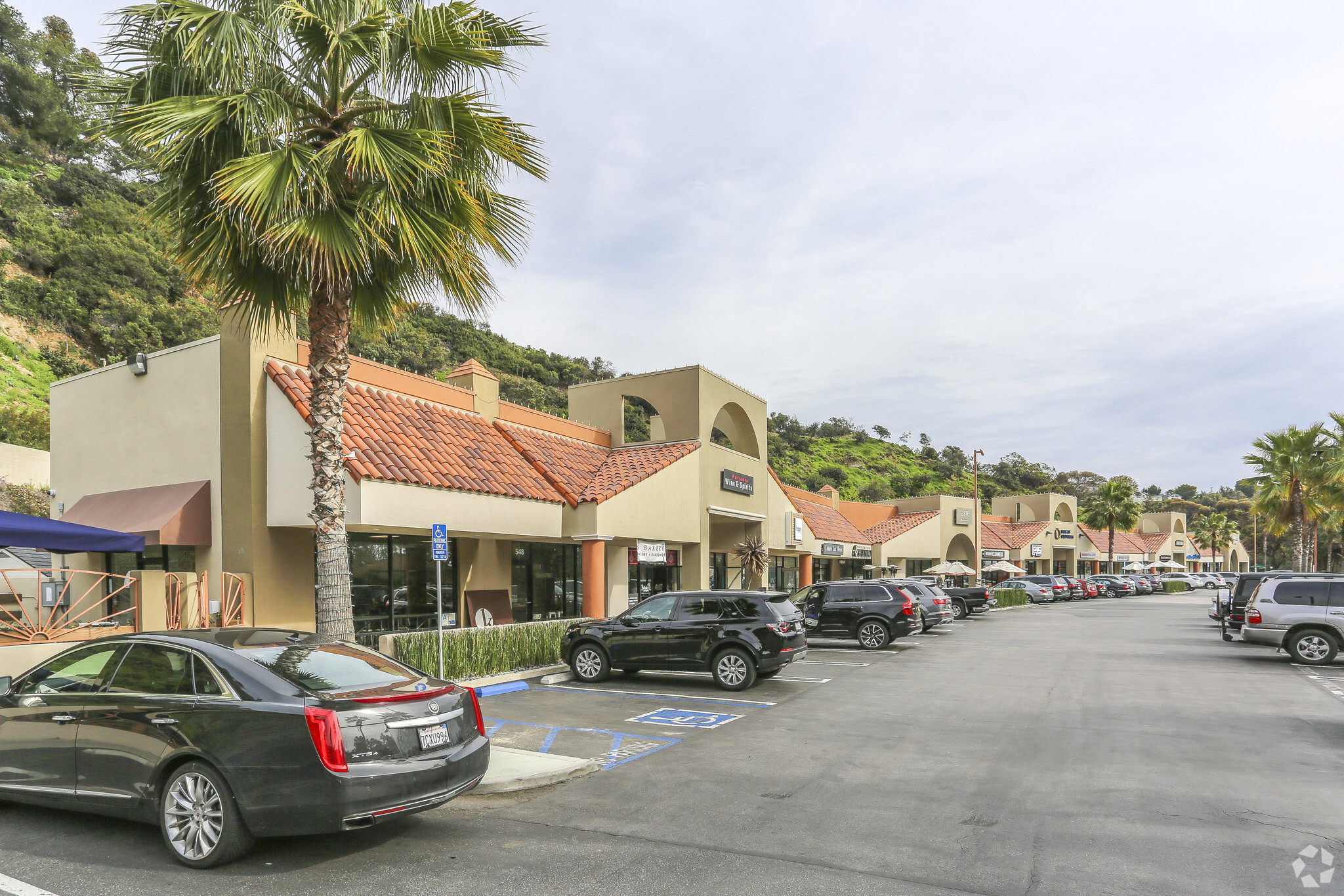 514-548 Palisades Dr, Pacific Palisades, CA for lease Primary Photo- Image 1 of 38