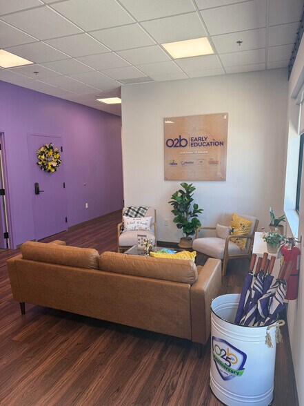 1449 SW 74th Dr, Gainesville, FL for lease - Interior Photo - Image 2 of 8