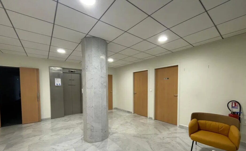 Office in Saint-Aubin for lease Building Photo- Image 1 of 3