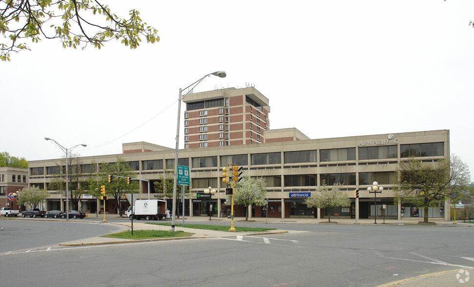 2 South St, Pittsfield, MA for lease - Primary Photo - Image 1 of 2