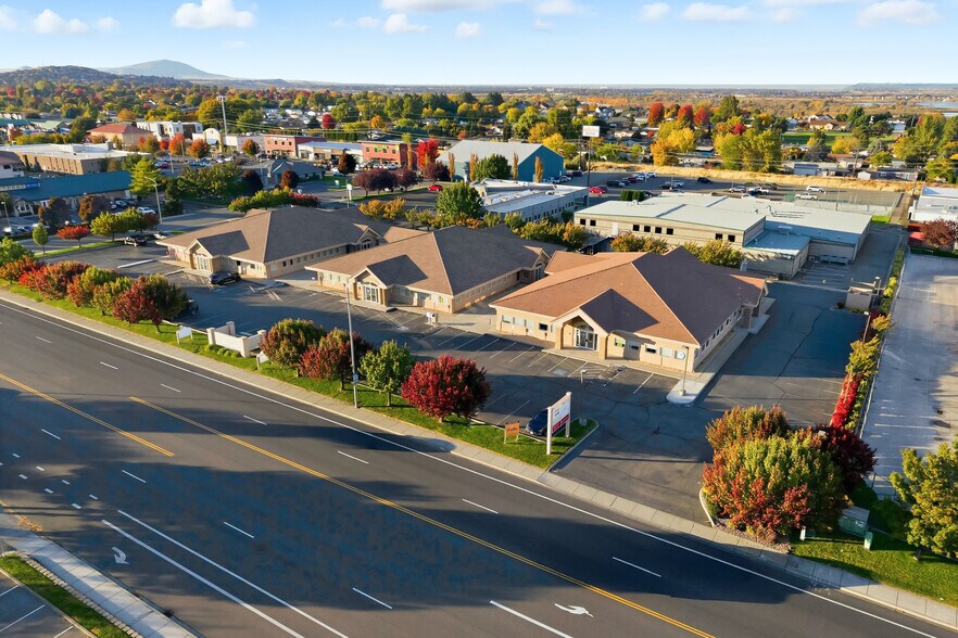 8656 W Gage Blvd, Kennewick, WA for lease - Building Photo - Image 1 of 4