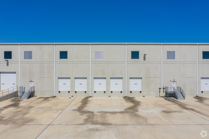 2244 N Mason, Katy, TX for lease - Building Photo - Image 3 of 13