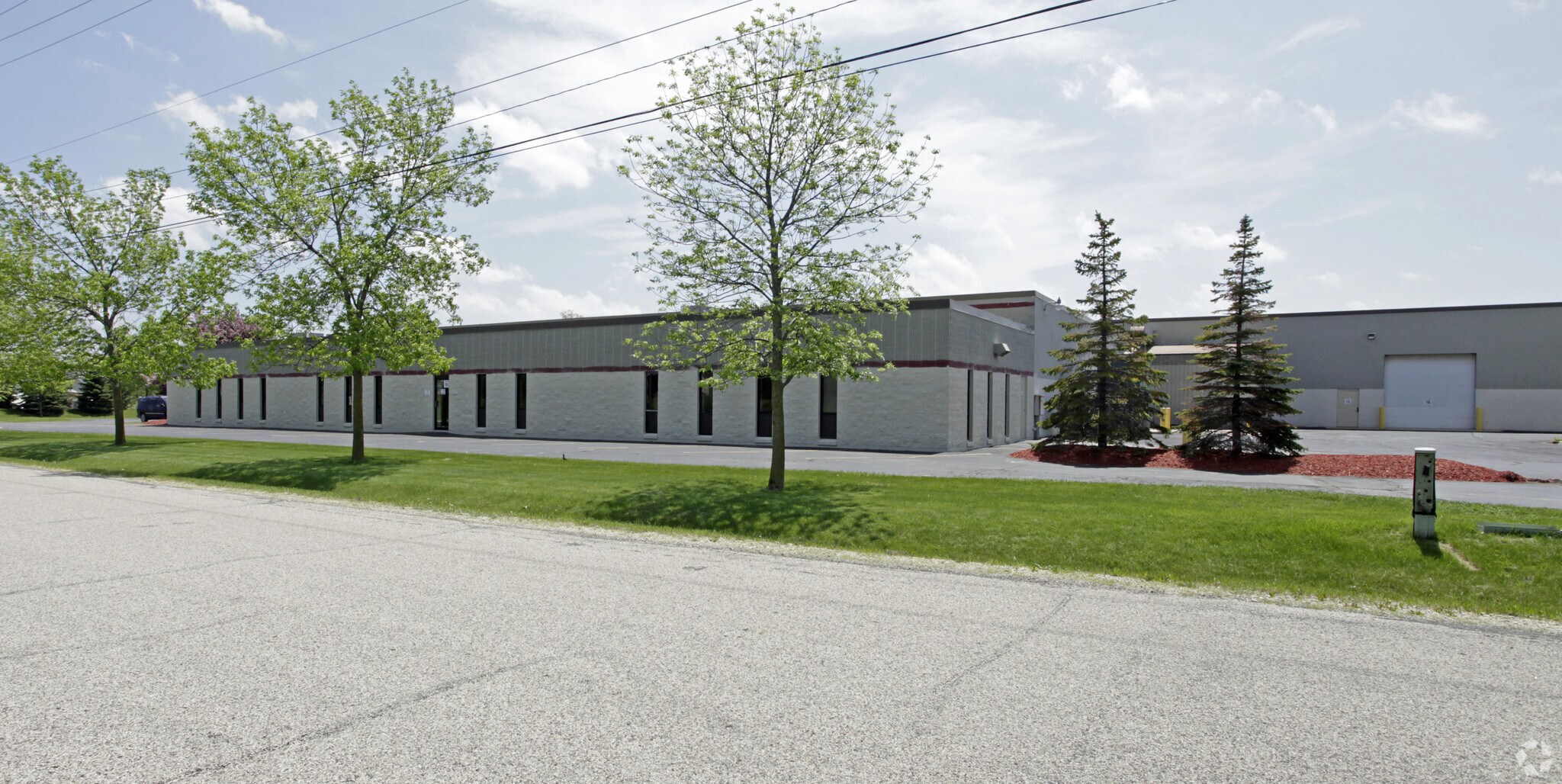 1353 N Wacker Dr, Hartford, WI for sale Building Photo- Image 1 of 1