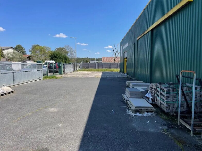 Industrial in Audenge for sale - Building Photo - Image 3 of 8