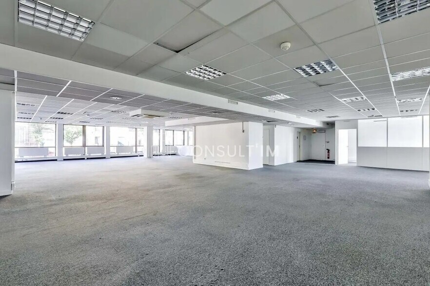Office in Saint-Cloud for sale - Building Photo - Image 1 of 7