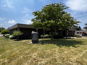 1200 Maple Dr, Peru, IL for lease Building Photo- Image 1 of 2