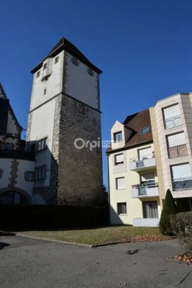 Office in Mulhouse for lease - Building Photo - Image 1 of 8
