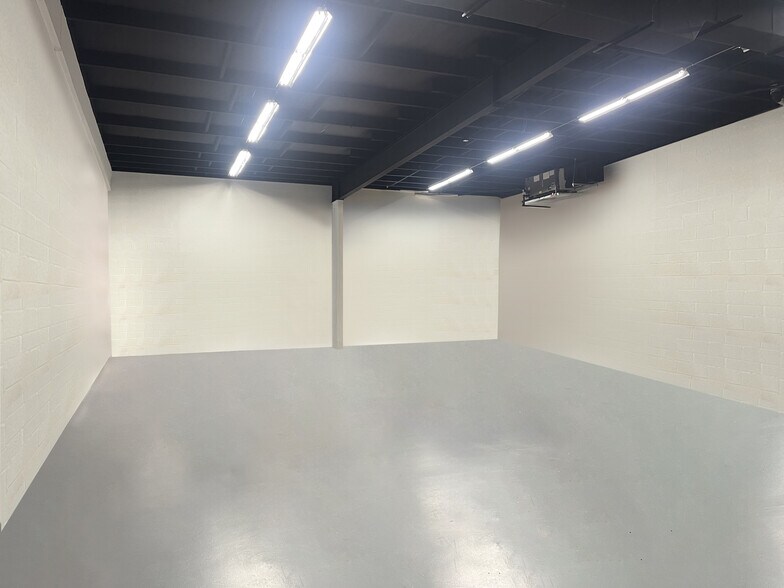 1725 Park Ln S, Jupiter, FL for lease - Interior Photo - Image 2 of 12