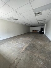 1014 S Broadway St, Carrollton, TX for lease Interior Photo- Image 2 of 5