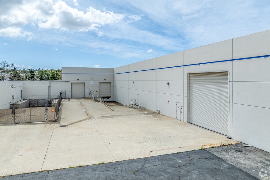 200 Science Dr, Moorpark, CA for lease - Building Photo - Image 3 of 12