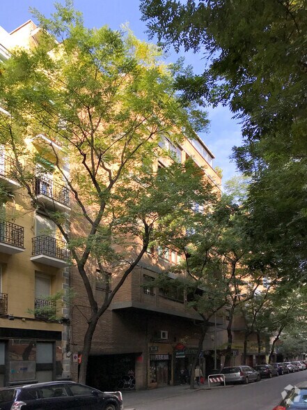 Calle de Blasco de Garay, 59, Madrid, Madrid for lease - Building Photo - Image 1 of 1