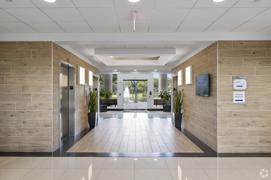 6301 NW 5th Way, Fort Lauderdale, FL for lease - Lobby - Image 2 of 23