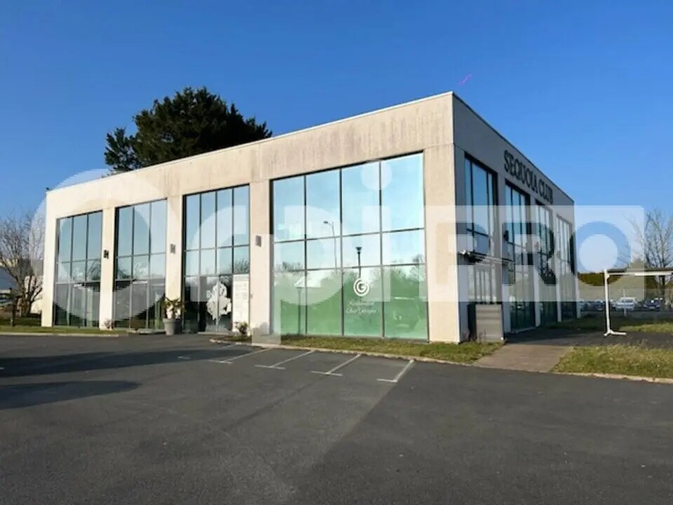 Office in Beauvais for lease Building Photo- Image 1 of 6