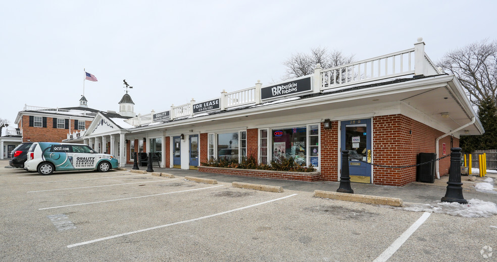 8820-8850 N Port Washington Rd, Bayside, WI for lease - Primary Photo - Image 1 of 8