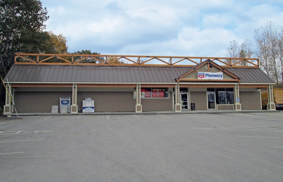 220 US Route 1, Bucksport, ME for sale - Building Photo - Image 1 of 1