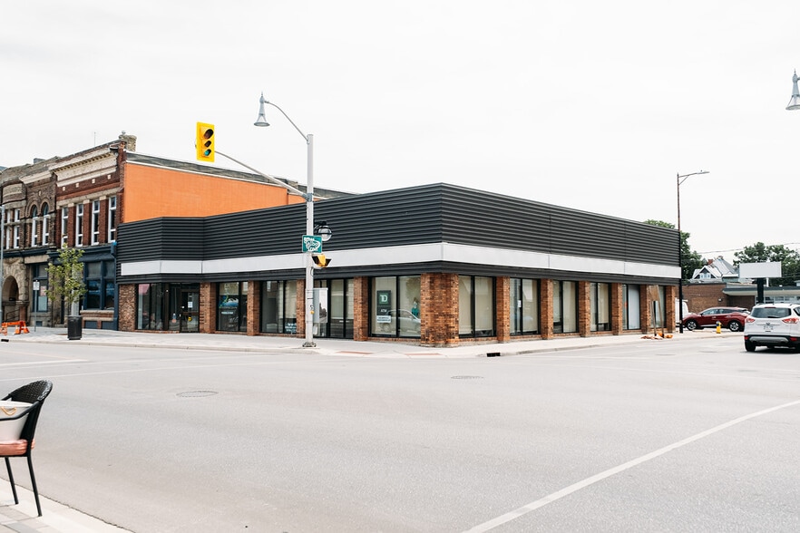 378-380 Talbot St, St Thomas, ON for lease - Building Photo - Image 1 of 4