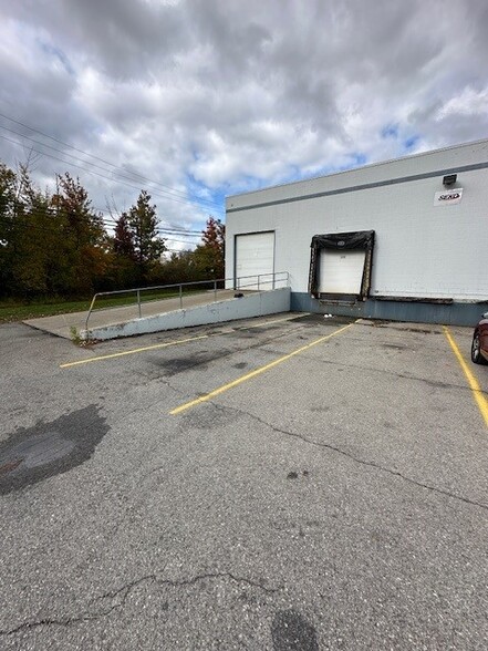 300 Sonwil Dr, Buffalo, NY for lease - Building Photo - Image 2 of 9