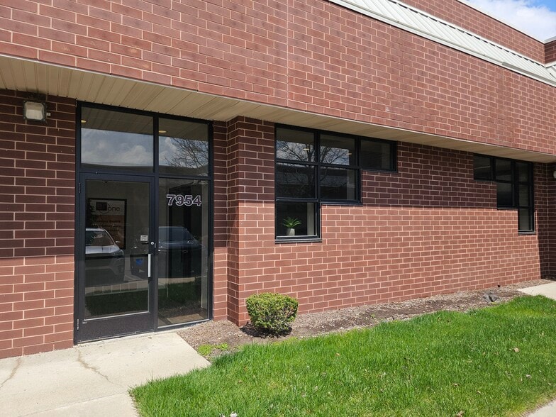 7950-7994 N Lilley Rd, Canton, MI for sale - Building Photo - Image 2 of 2