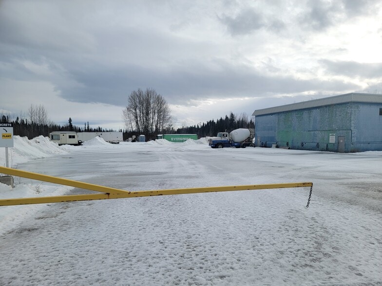 801 Mill rd, Mackenzie, BC for sale - Building Photo - Image 3 of 26