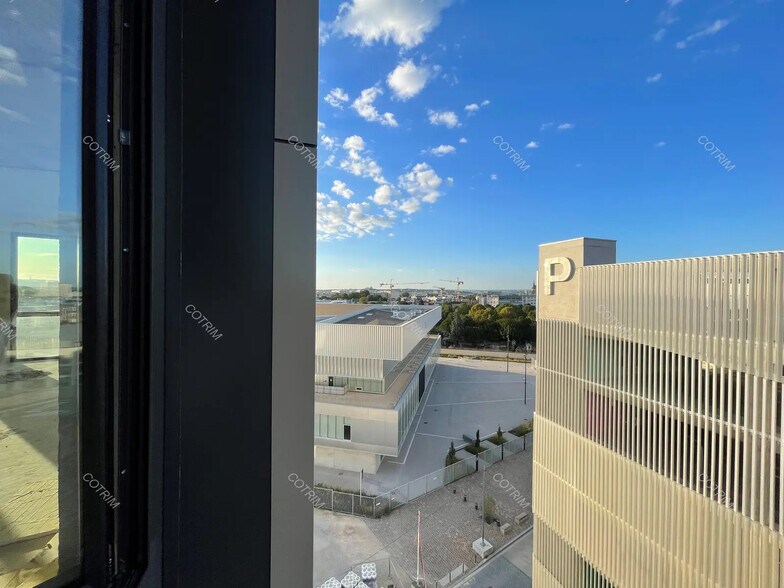 Office in Reims for lease - Building Photo - Image 3 of 7